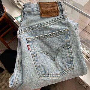 Levi’s Ribcage Ankle Straight Jeans